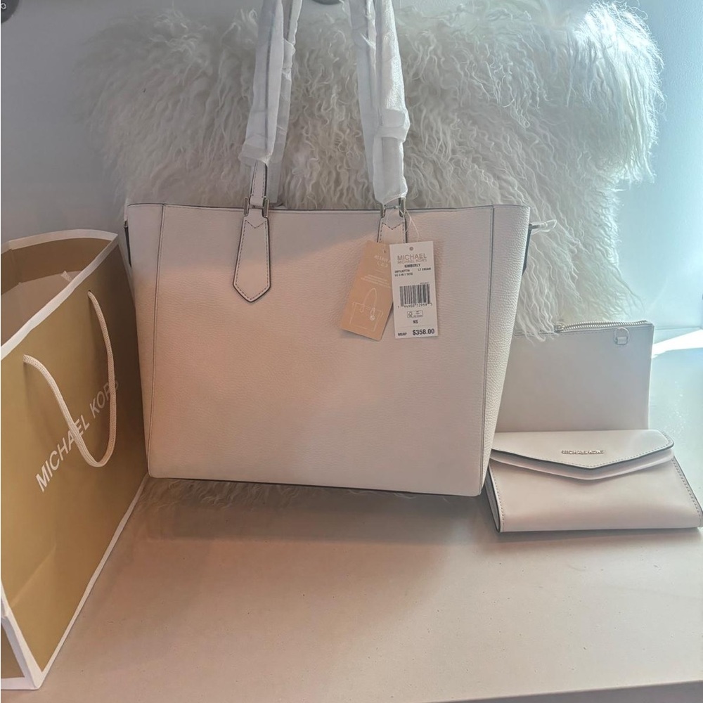 Michael Kors Cream Tote and Wallet Trio - Picture 3 of 4